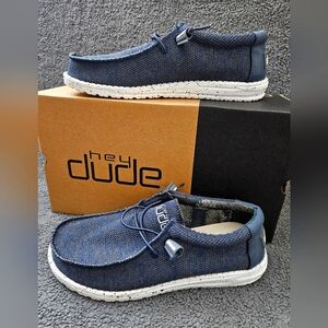 Hey Dude Navy Grey Wally Sox Sz 7